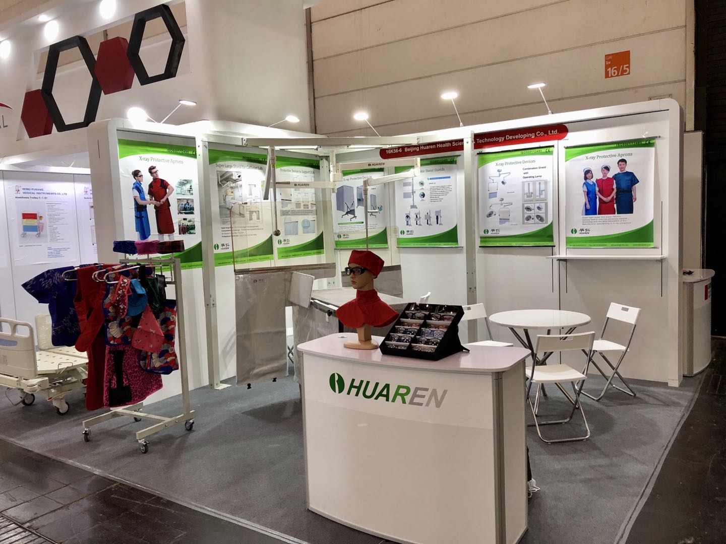 Huaren Showes New Products at Medica 2019